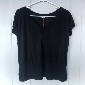 v-neck loose t-shirt